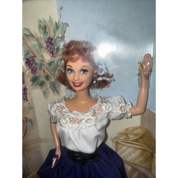Barbie I Love Lucy Doll Lucy's Italian Movie Episode 150 NIB - Picture 2 of 8